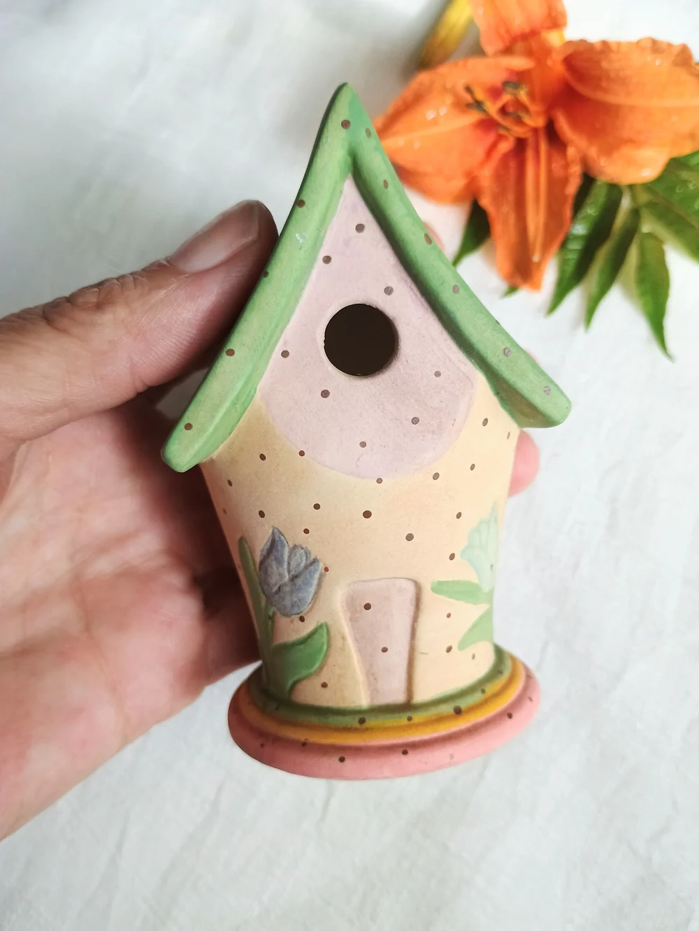 🌷 COTTAGE CORE 🌷 VTG Whimsical, Hand-Painted, Miniature, Ceramic Birdhouse